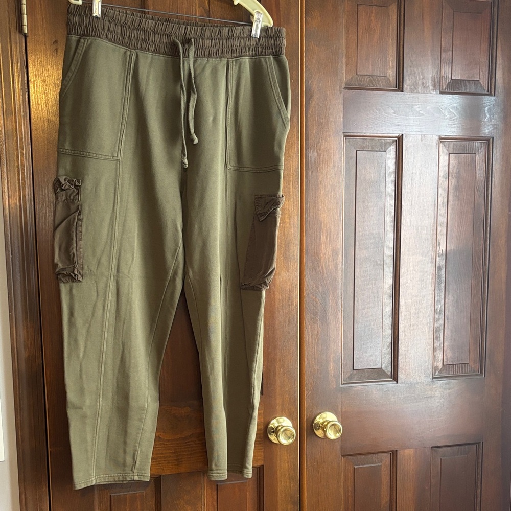 Women’s Khaki Cargo Pants and Top with Pockets